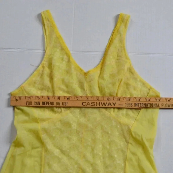Vtg  Nightgown - Picture 7 of 10
